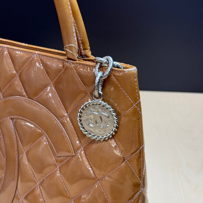 Chanel Shopping médaillon