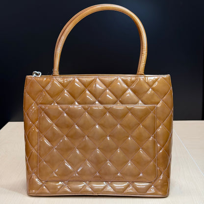 Chanel Shopping médaillon