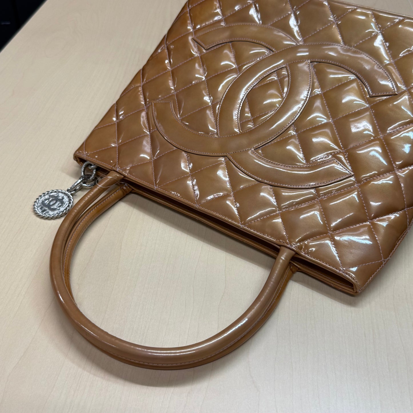 Chanel Shopping médaillon