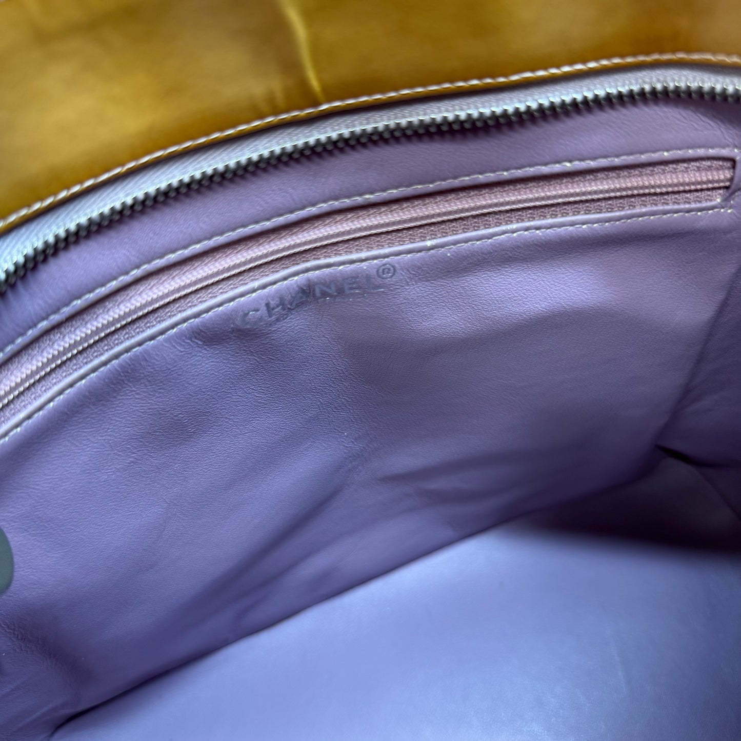 Chanel Shopping médaillon