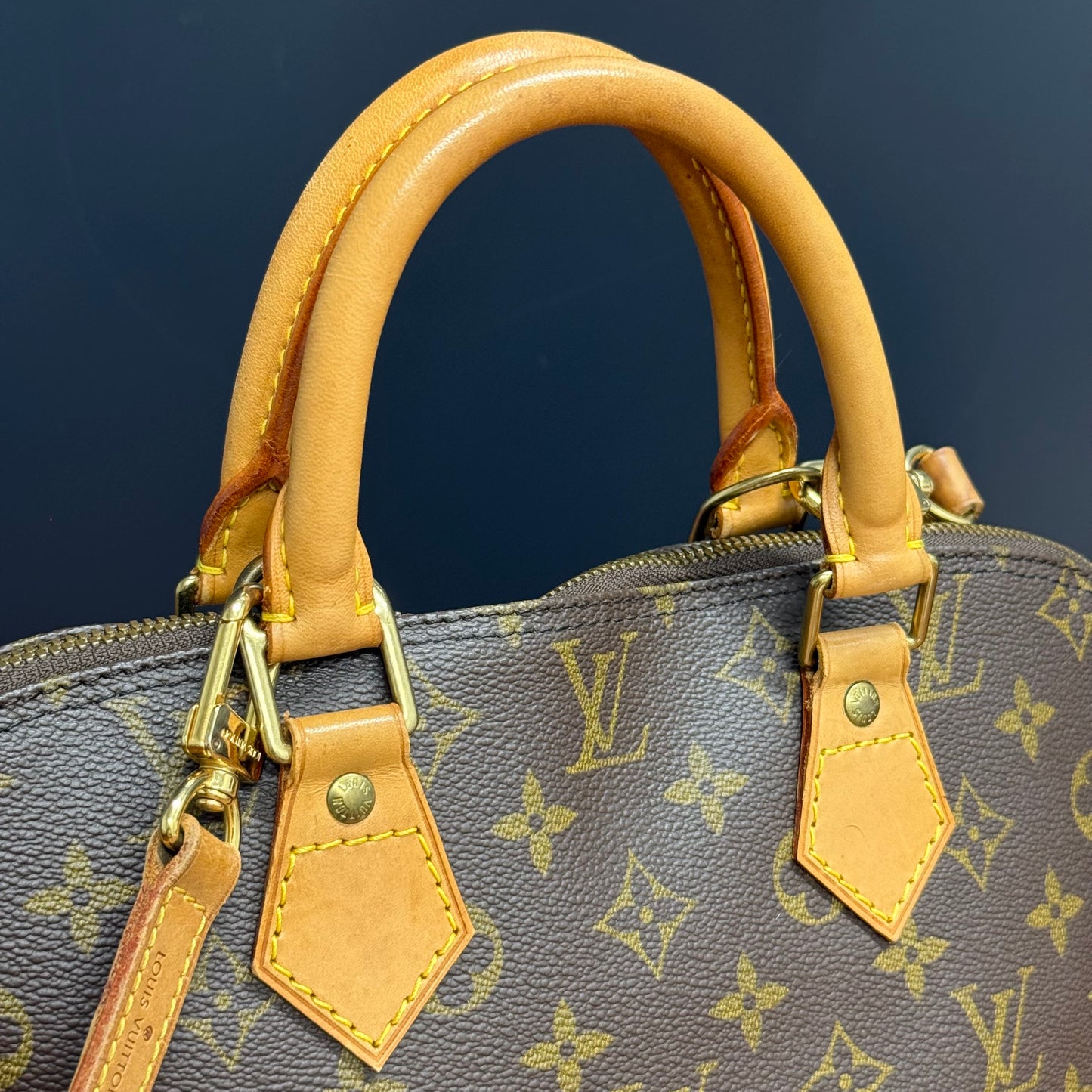Louis Vuitton - Alma