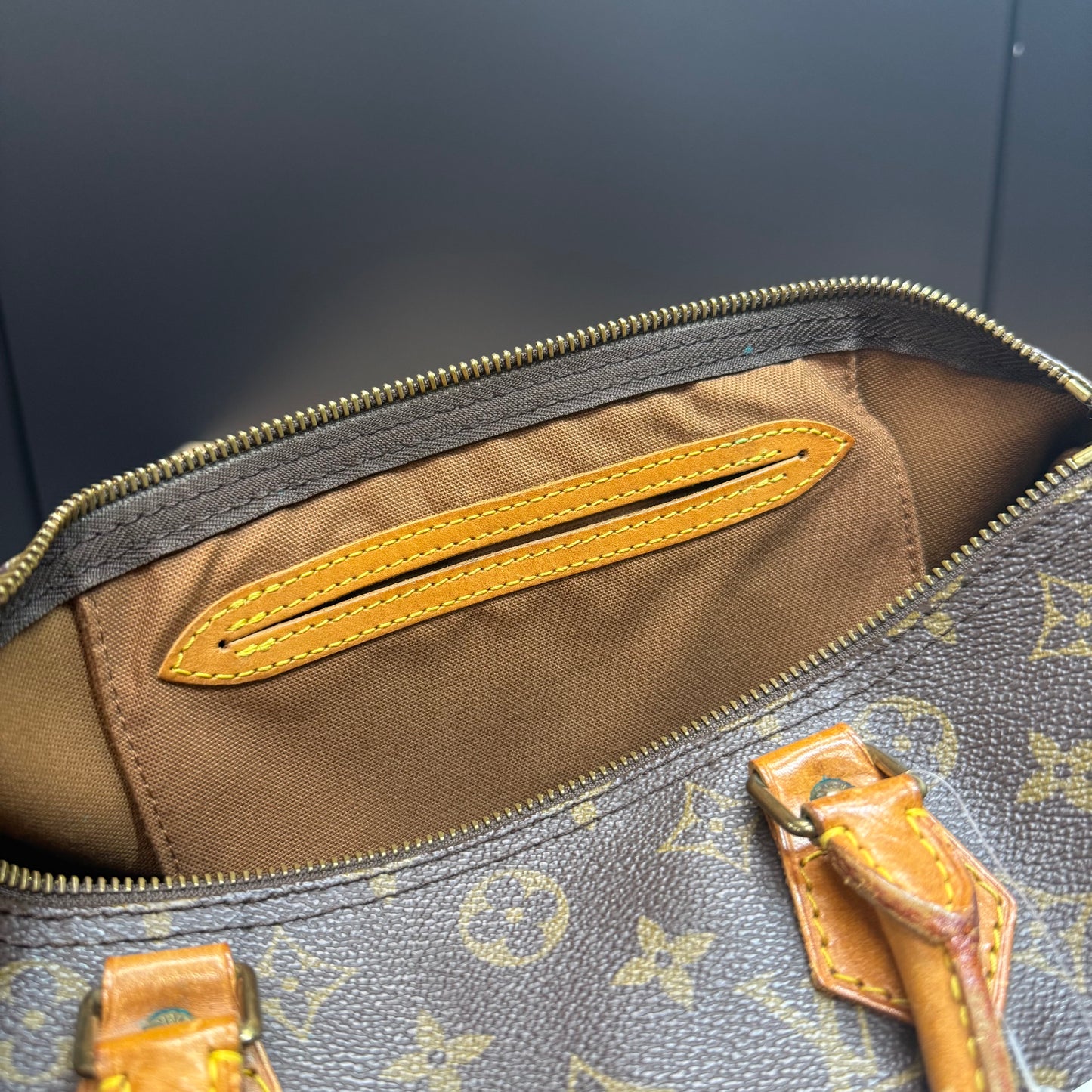 Louis Vuitton Speedy 30