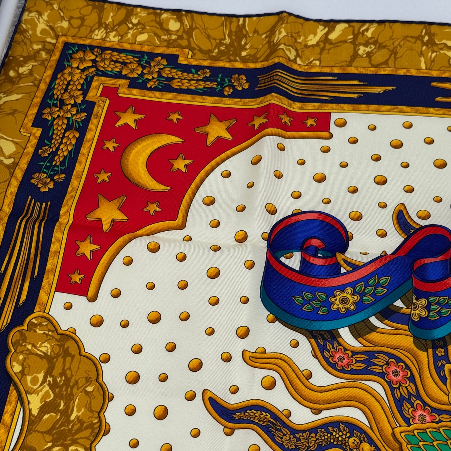 Hermès Carre "Carpe Diem"