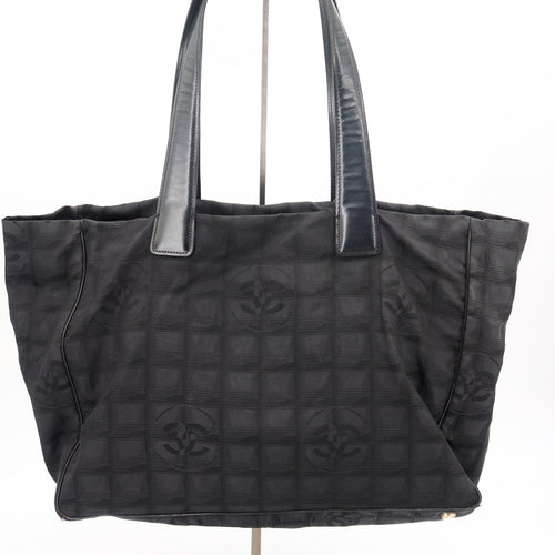 Chanel shopping travel line