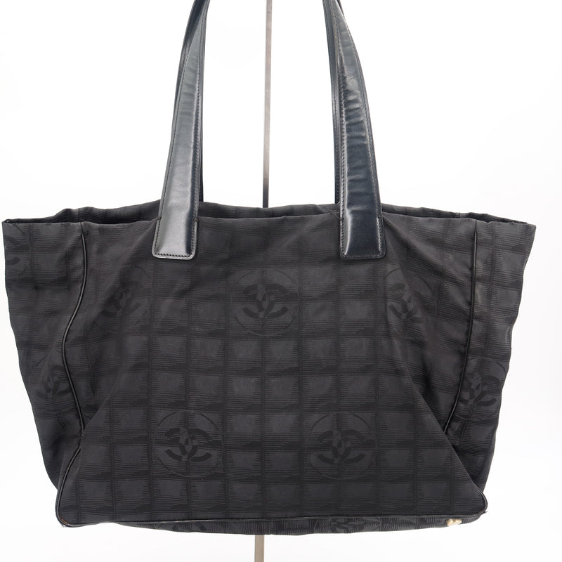 Chanel shopping travel line