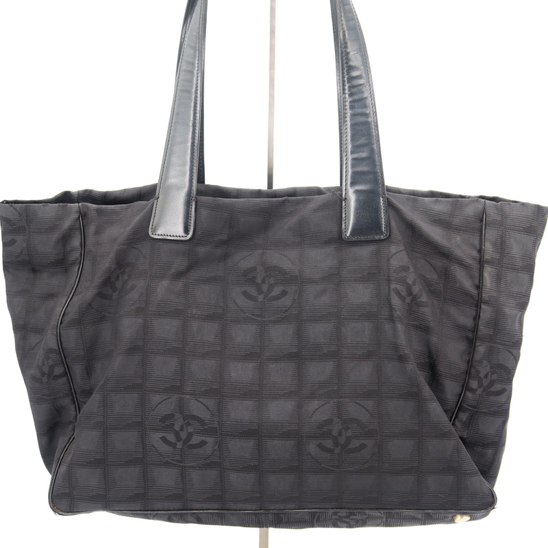 Chanel shopping travel line