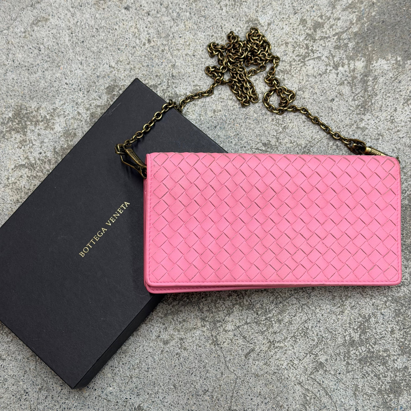 Bottega Veneta Wallet on Chain