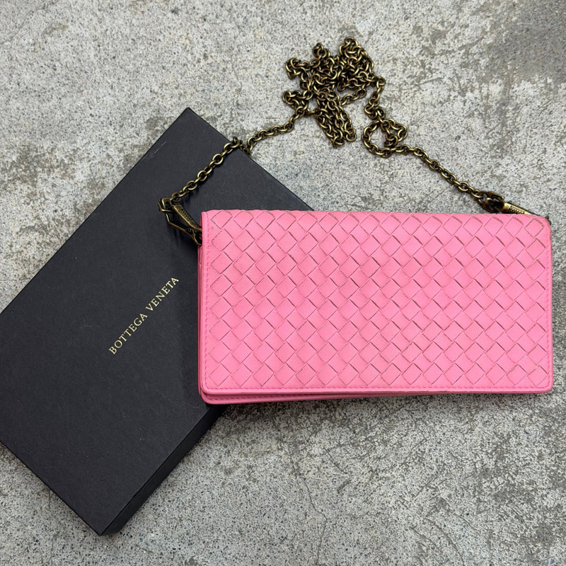 Bottega Veneta Wallet on Chain