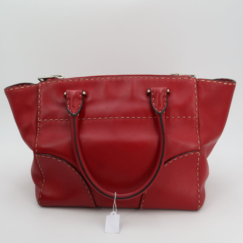 Prada shopping Bordeaux
