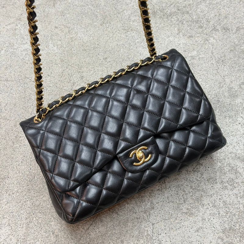 Chanel Timeless Jumbo