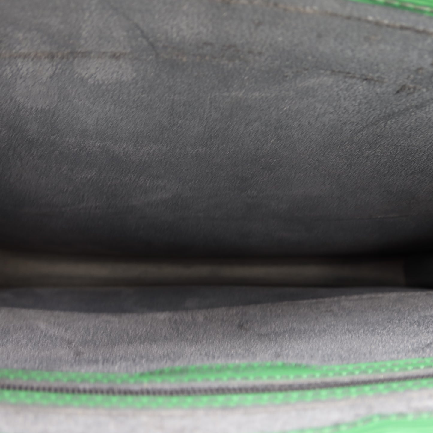 Louis Vuitton sac plat épi vert