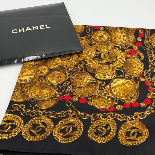 Chanel carré «chaînes et perles»