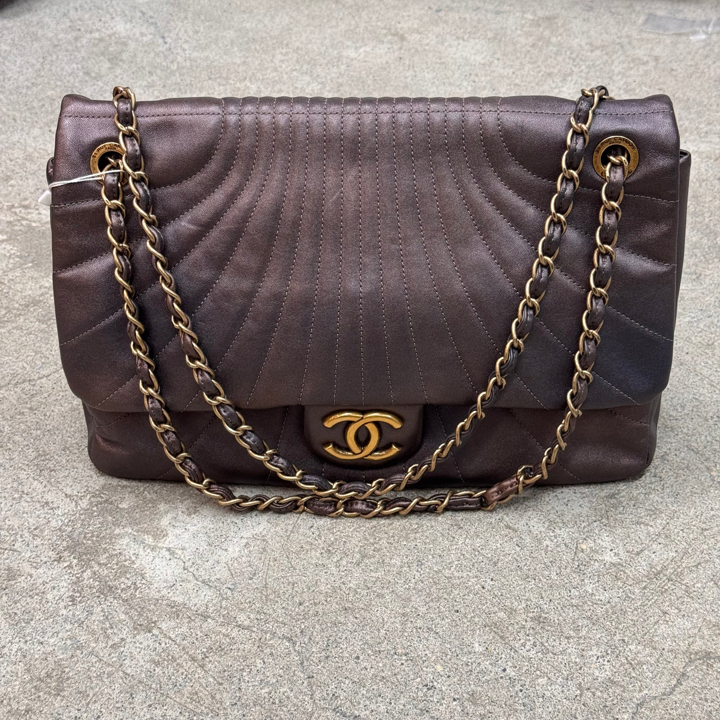 Chanel maxi flap Paris Shanghai