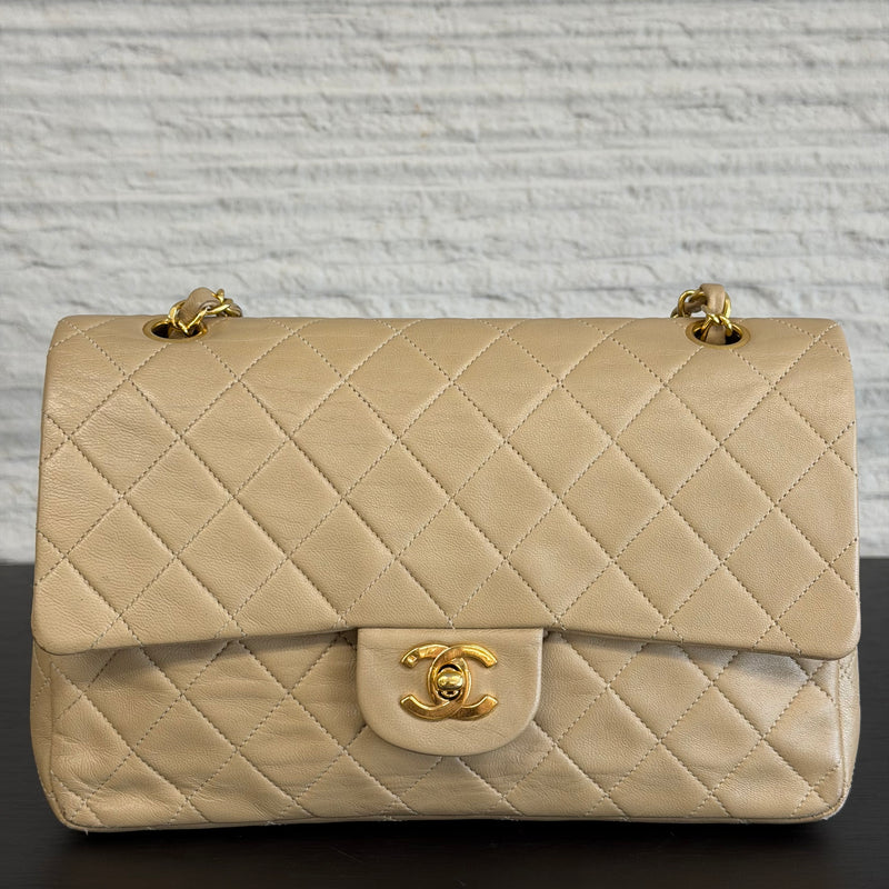 Chanel Timeless A01112 - Beige