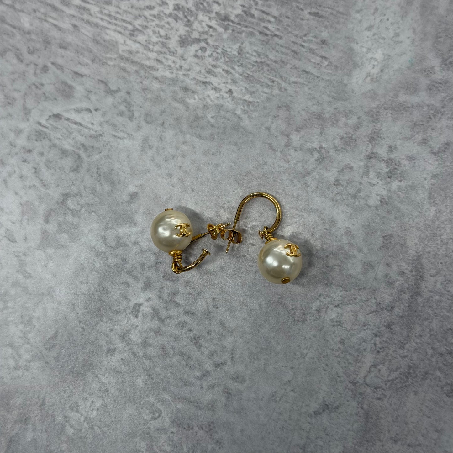 Chanel Boucles d’oreilles perles