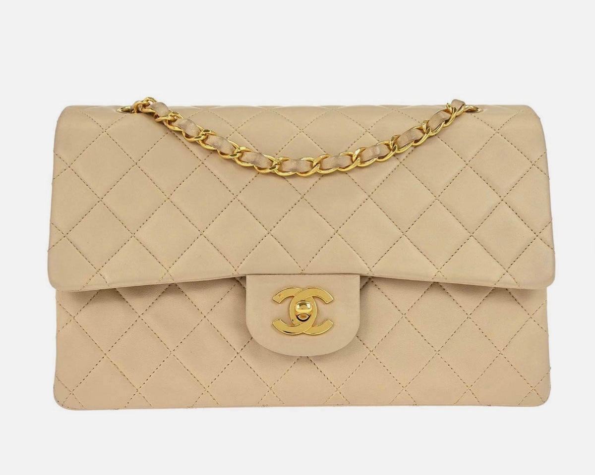 Chanel Timeless A01112