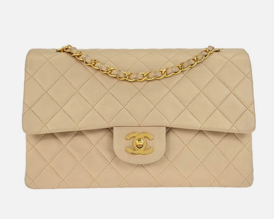 Chanel Timeless A01112