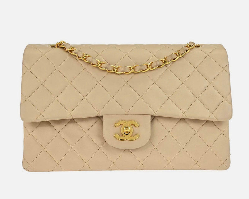 Chanel Timeless A01112