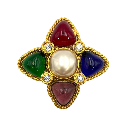 Chanel Broche