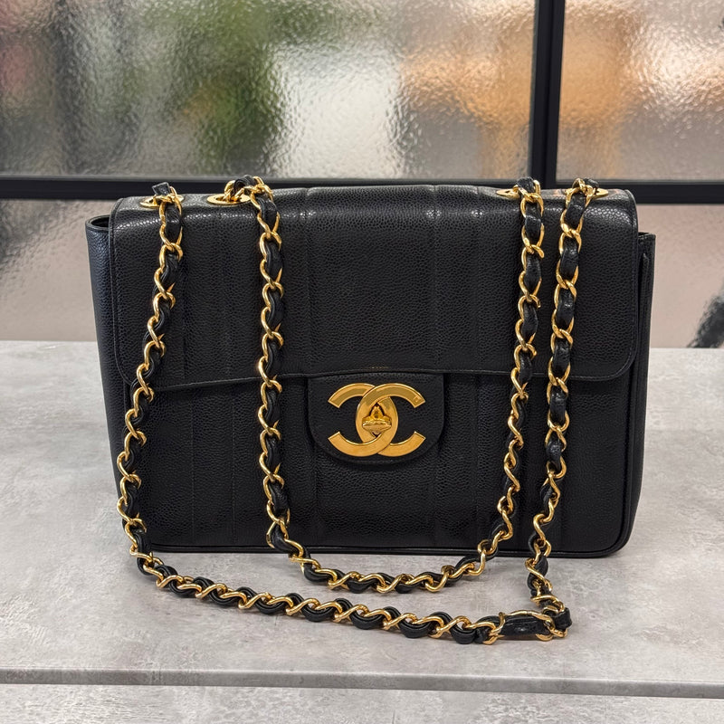 Chanel Jumbo vintage simple flap