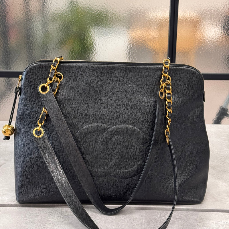 Chanel Maxi shopping