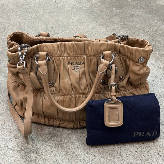 Prada Shopping