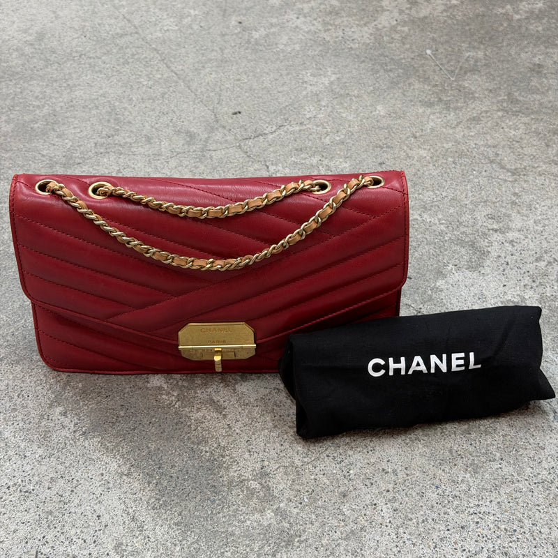 Chanel Chevron rouge