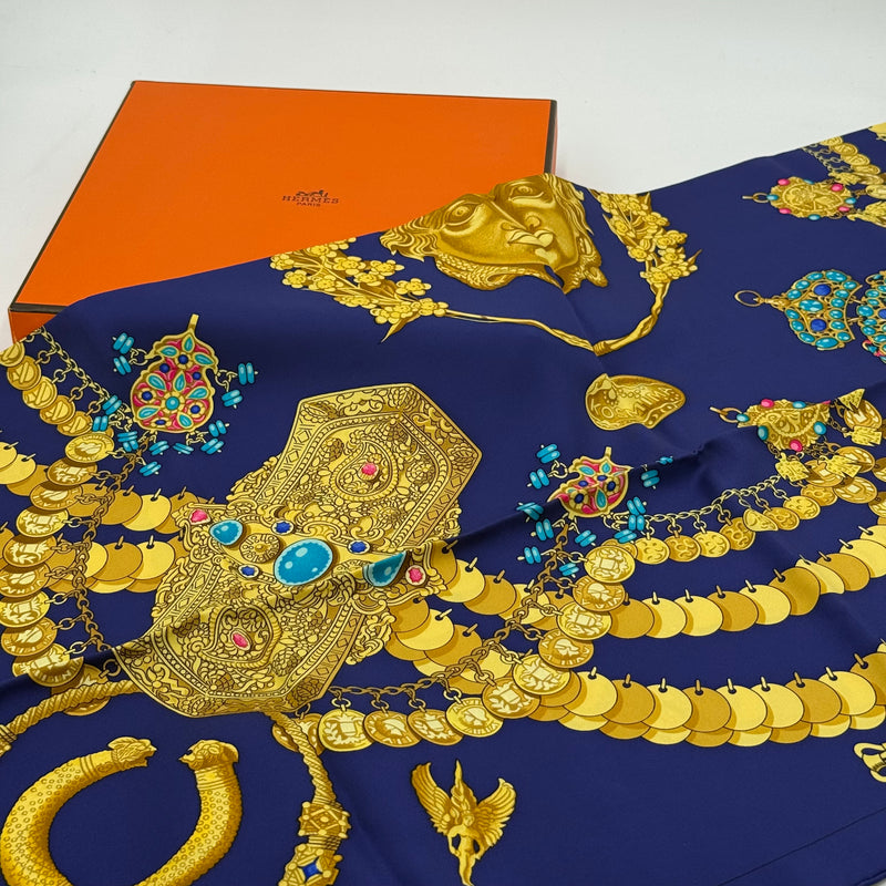 Hermès Carré « Kosmima »