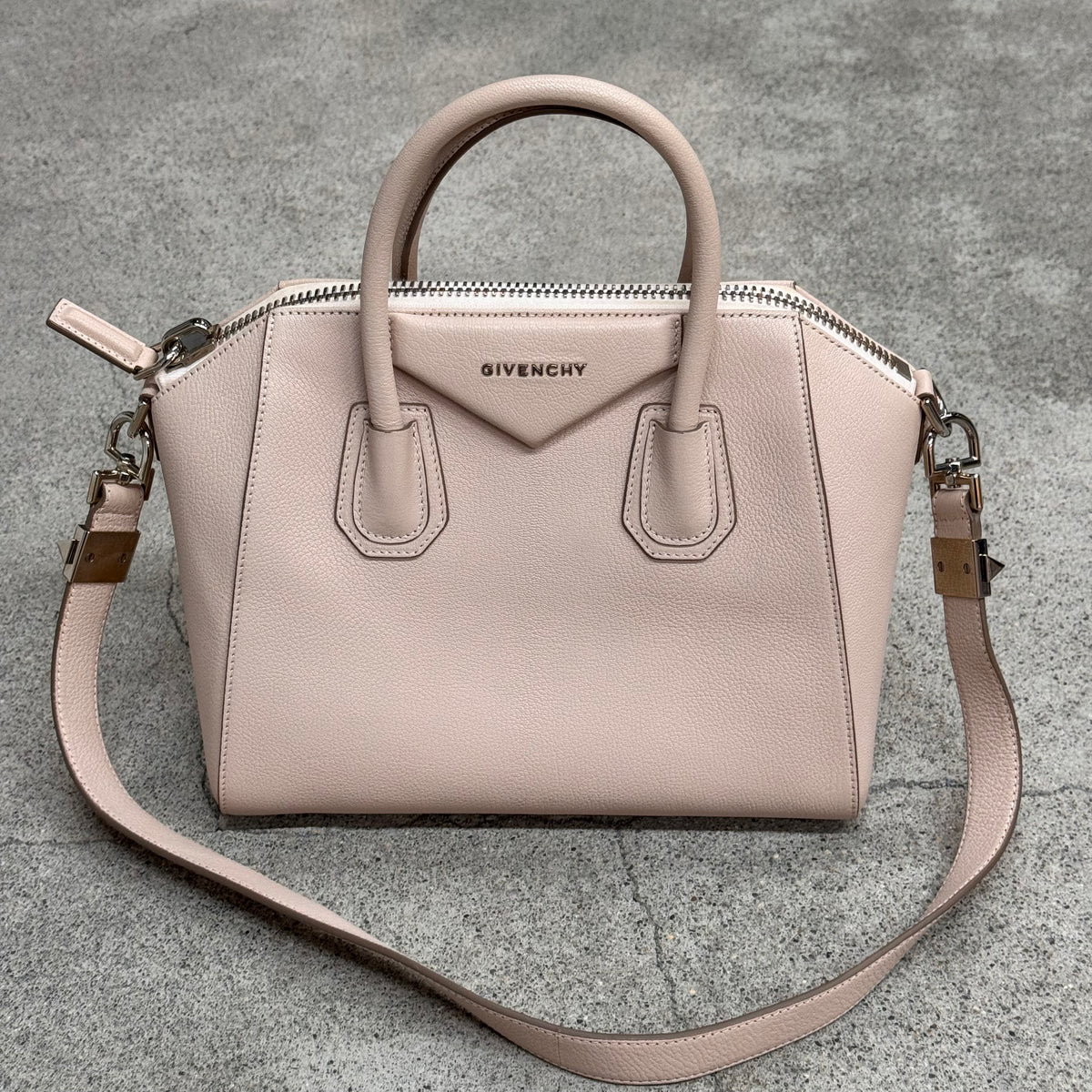 Givenchy Antigona small