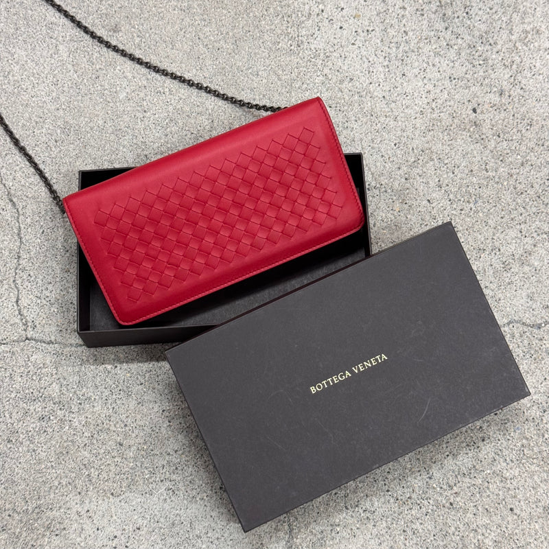 Bottega Veneta Wallet on Chain