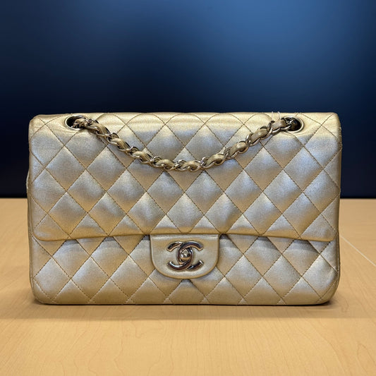 Chanel 11.12 doré