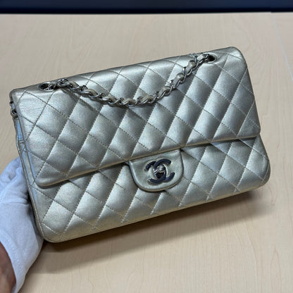 Chanel 11.12 doré