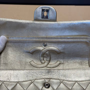 Chanel 11.12 doré