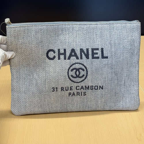 Chanel pochette Deauville