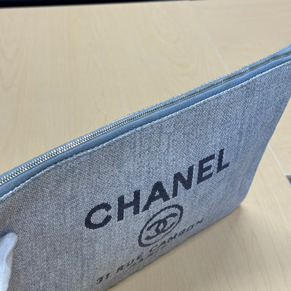 Chanel pochette Deauville