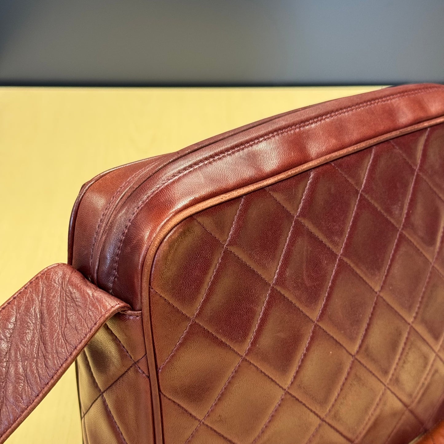 Chanel caméra Bordeaux