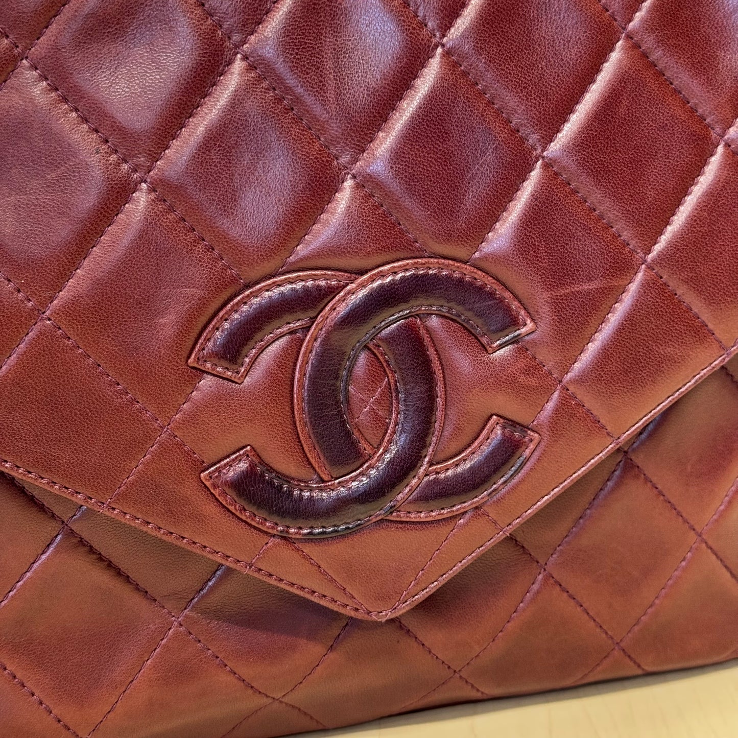Chanel caméra Bordeaux