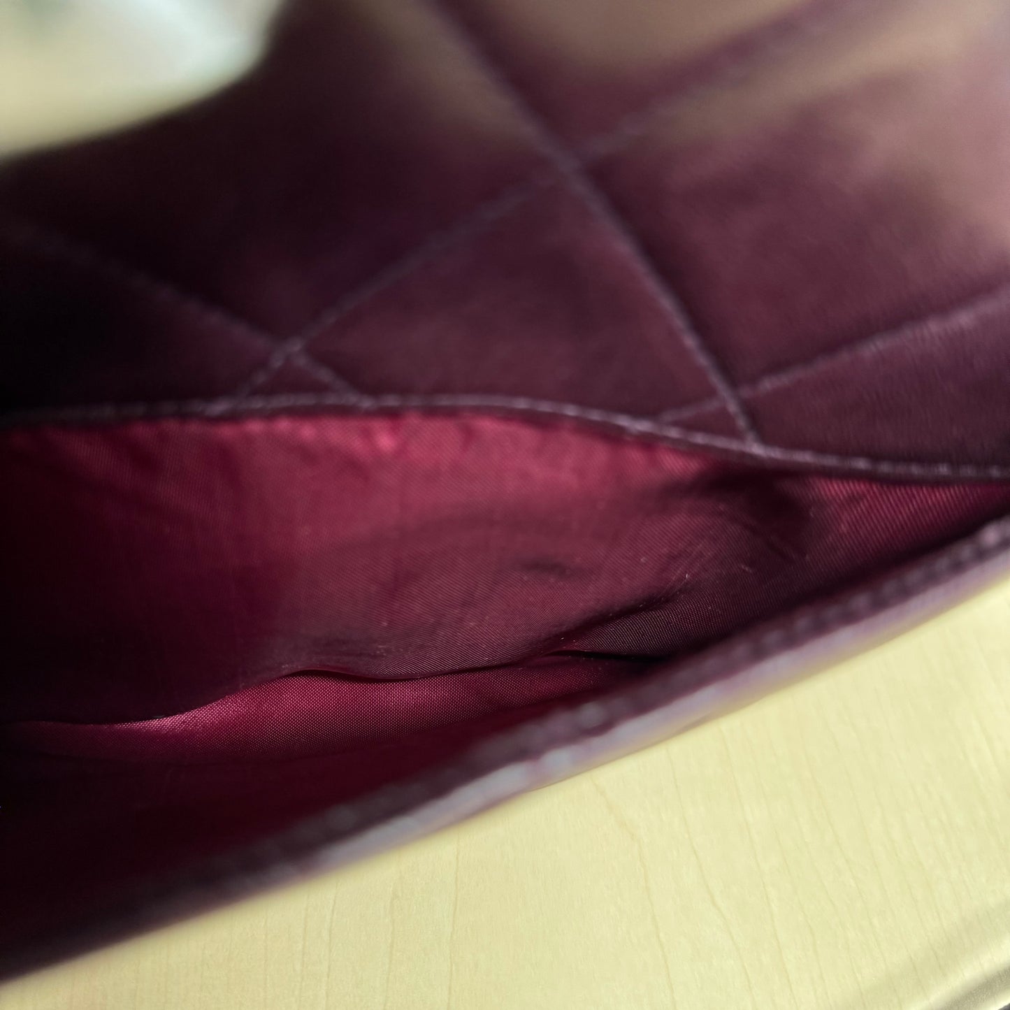 Chanel caméra Bordeaux