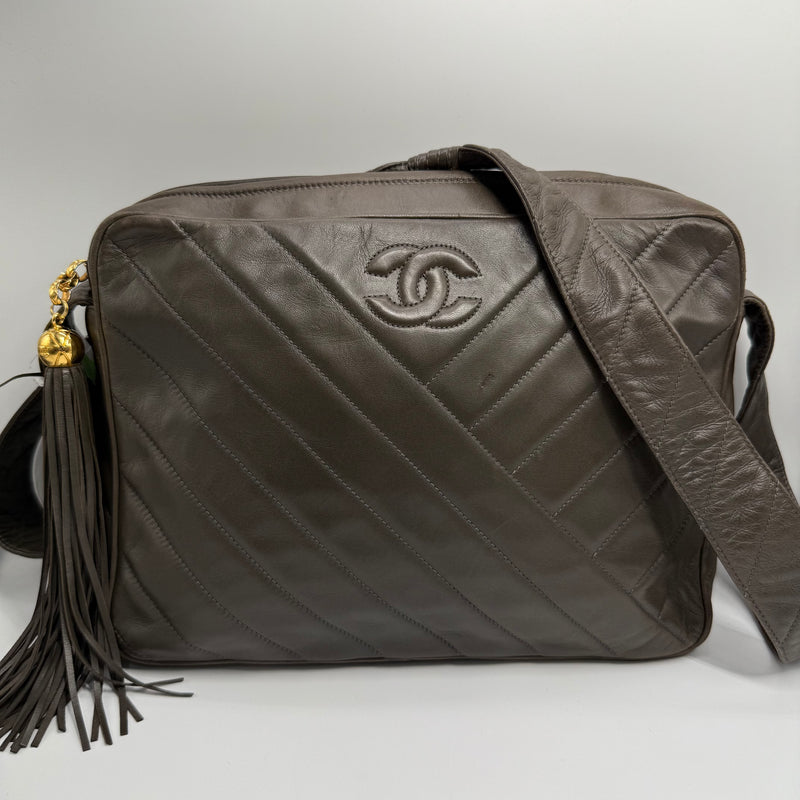 Chanel camera kaki