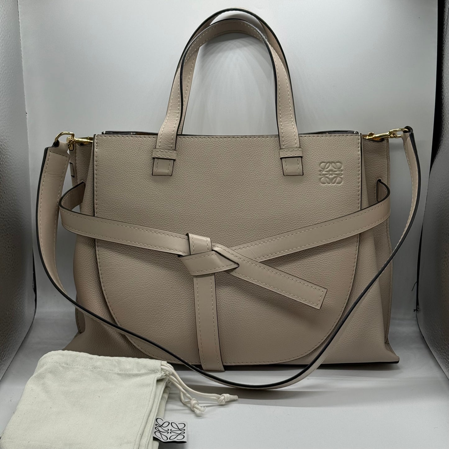 Loewe Grand Shopping Gate