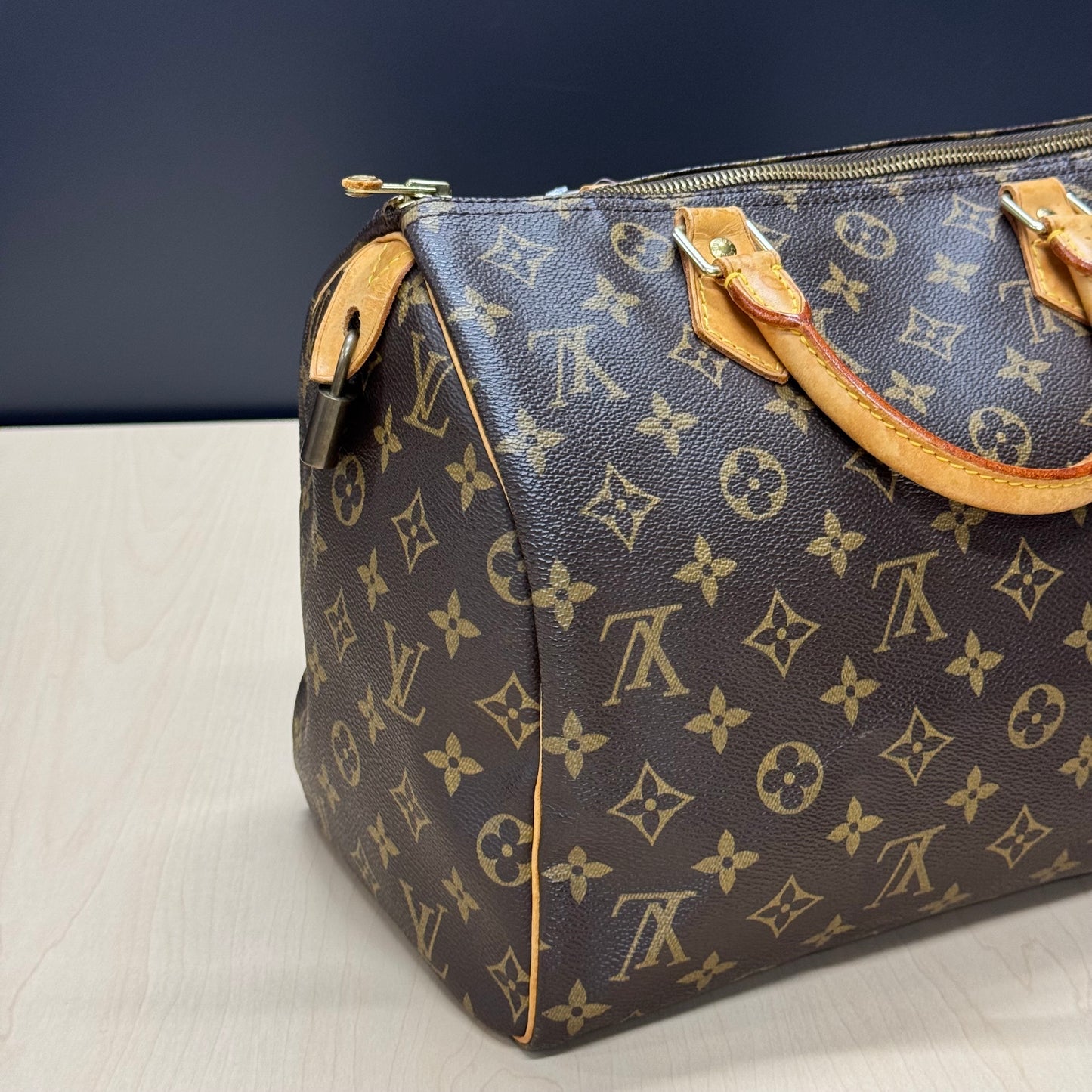Louis Vuitton Speedy 30