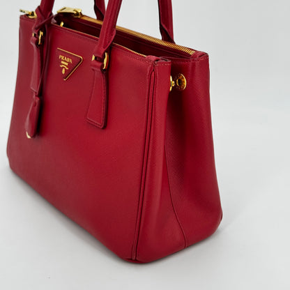 Prada Galleria MM rouge