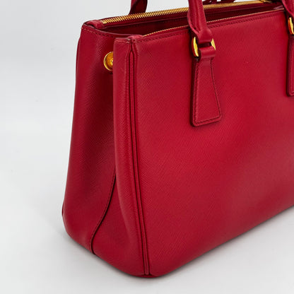 Prada Galleria MM rouge