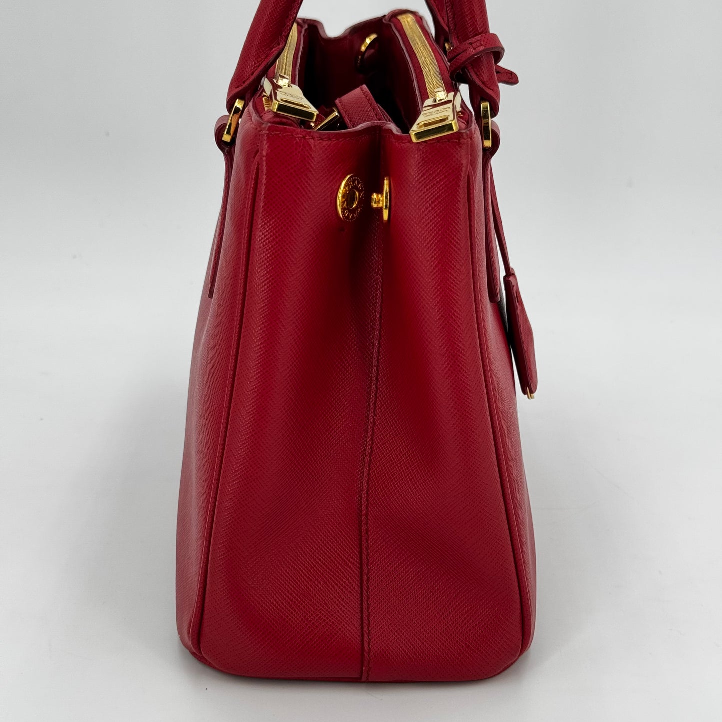 Prada Galleria MM rouge
