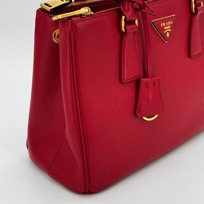 Prada Galleria MM rouge