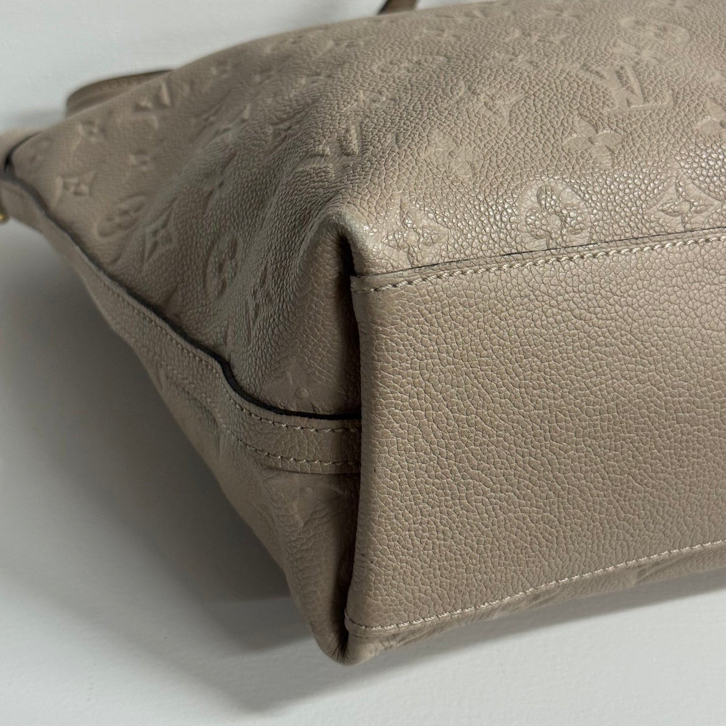Louis Vuitton Empreinte Bastille