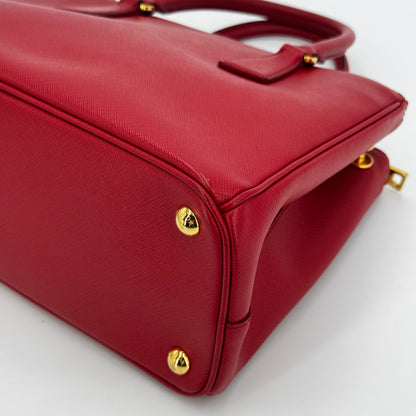 Prada Galleria MM rouge