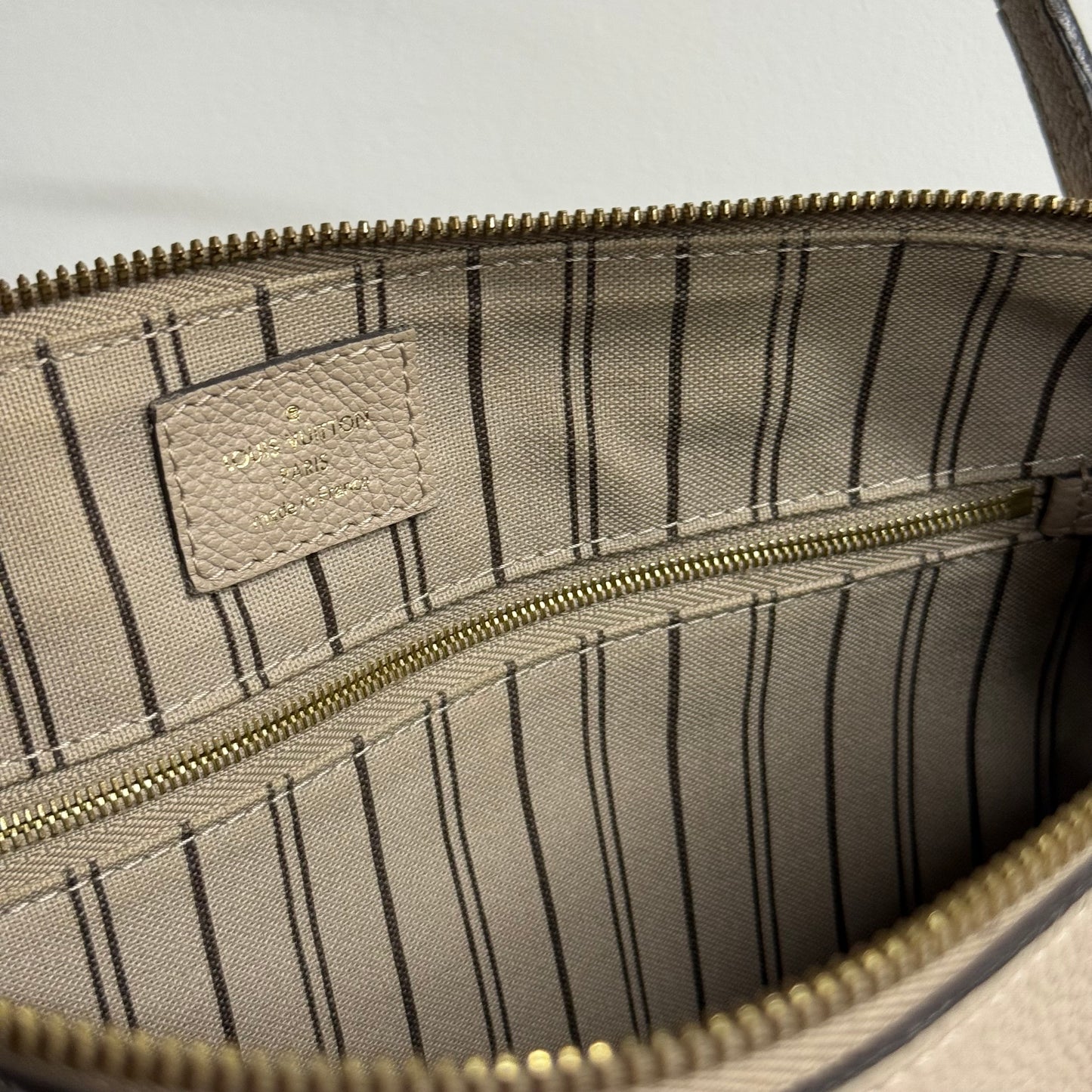 Louis Vuitton Empreinte Bastille