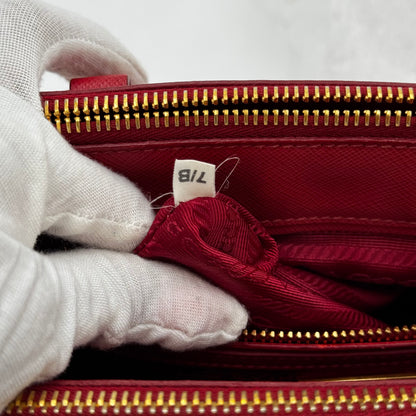 Prada Galleria MM rouge