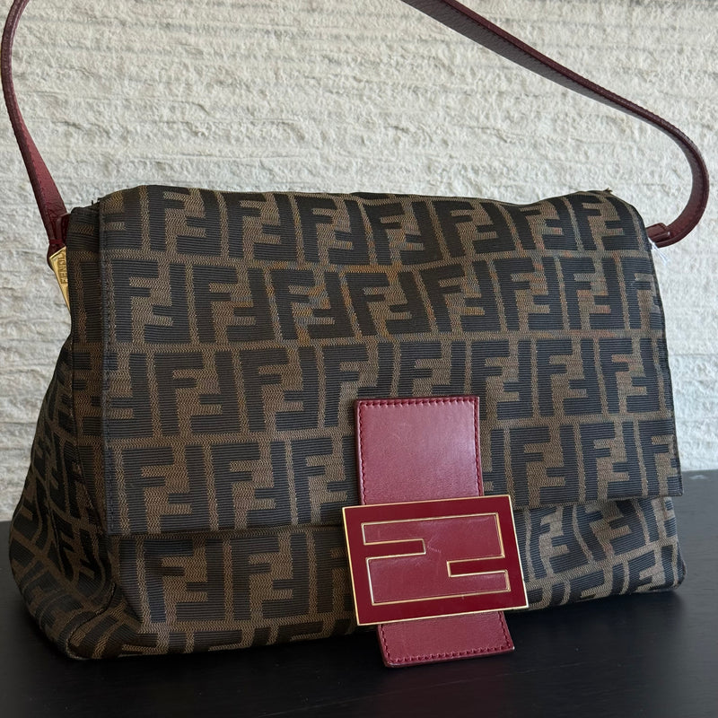 Fendi Baguette édition limitée XXL